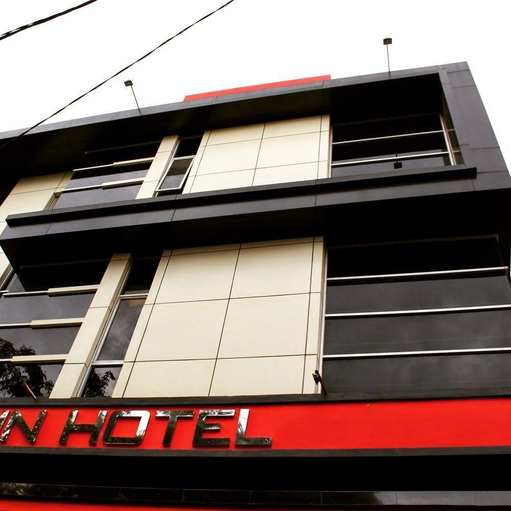 Amaliun Hotel Medan Luaran gambar