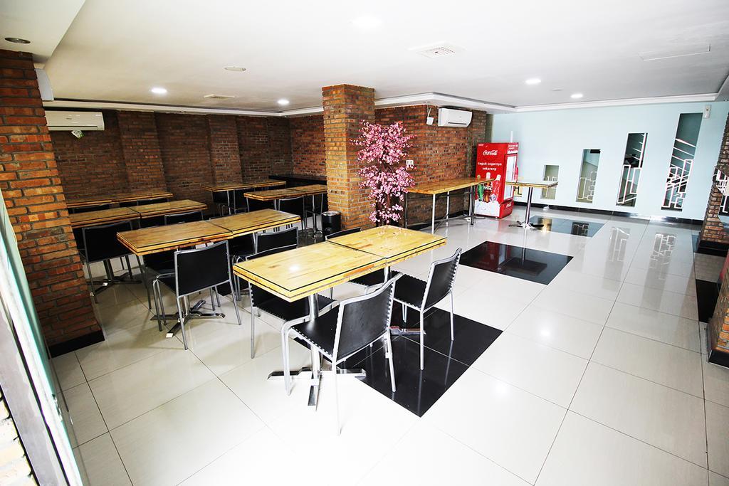 Amaliun Hotel Medan Luaran gambar