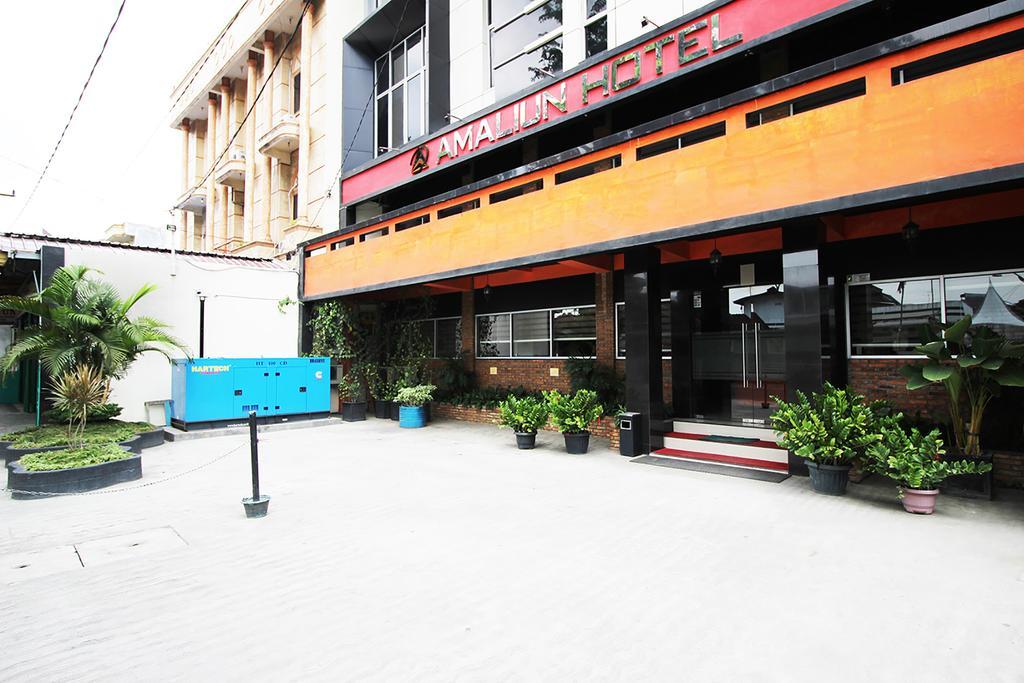 Amaliun Hotel Medan Luaran gambar