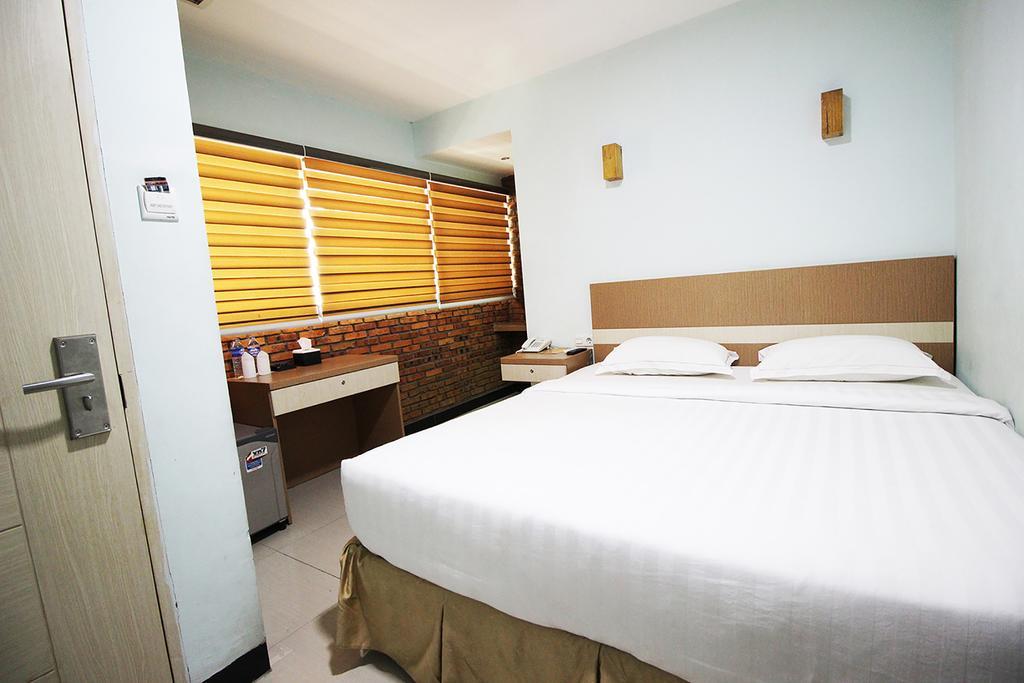 Amaliun Hotel Medan Luaran gambar