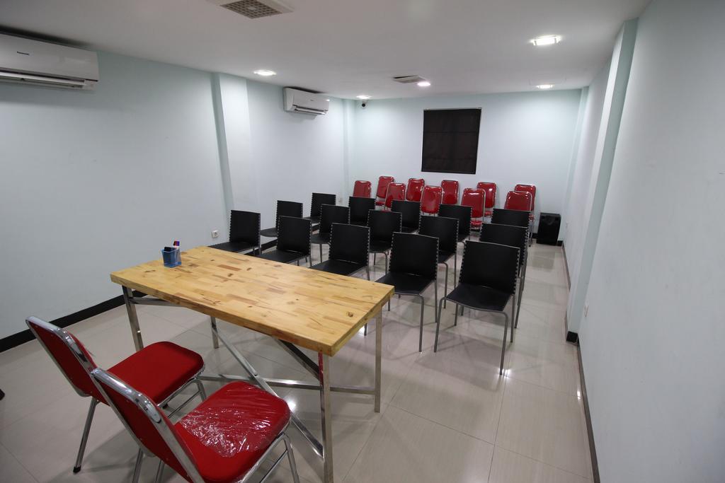 Amaliun Hotel Medan Luaran gambar