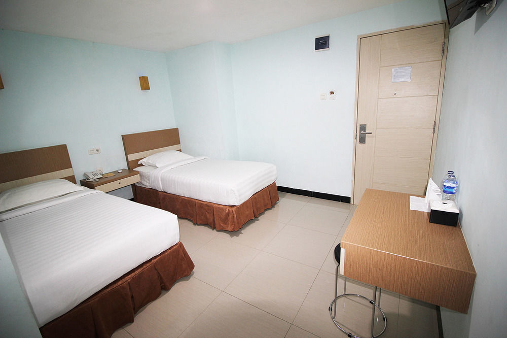 Amaliun Hotel Medan Luaran gambar