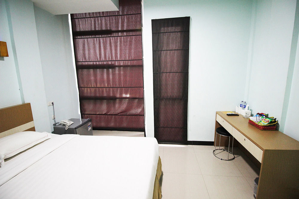 Amaliun Hotel Medan Luaran gambar